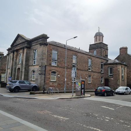 Stunning Spacious Apartment On River Ness Inverness Exterior photo