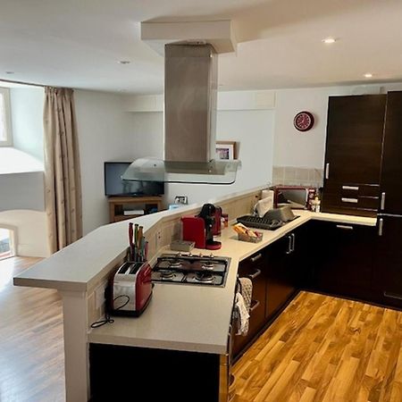 Stunning Spacious Apartment On River Ness Inverness Exterior photo