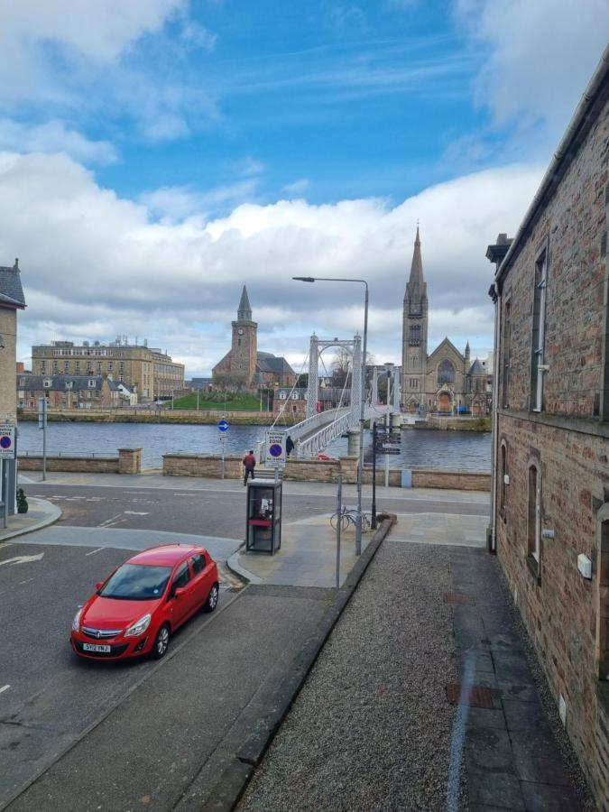 Stunning Spacious Apartment On River Ness Inverness Exterior photo