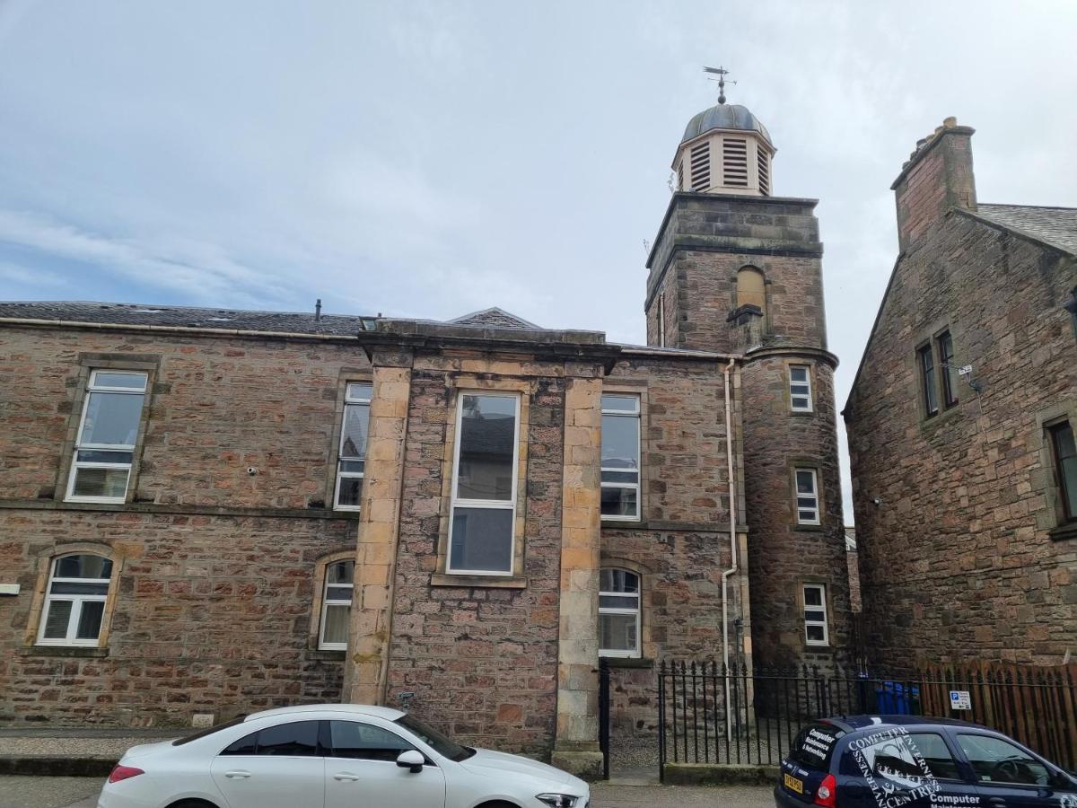 Stunning Spacious Apartment On River Ness Inverness Exterior photo
