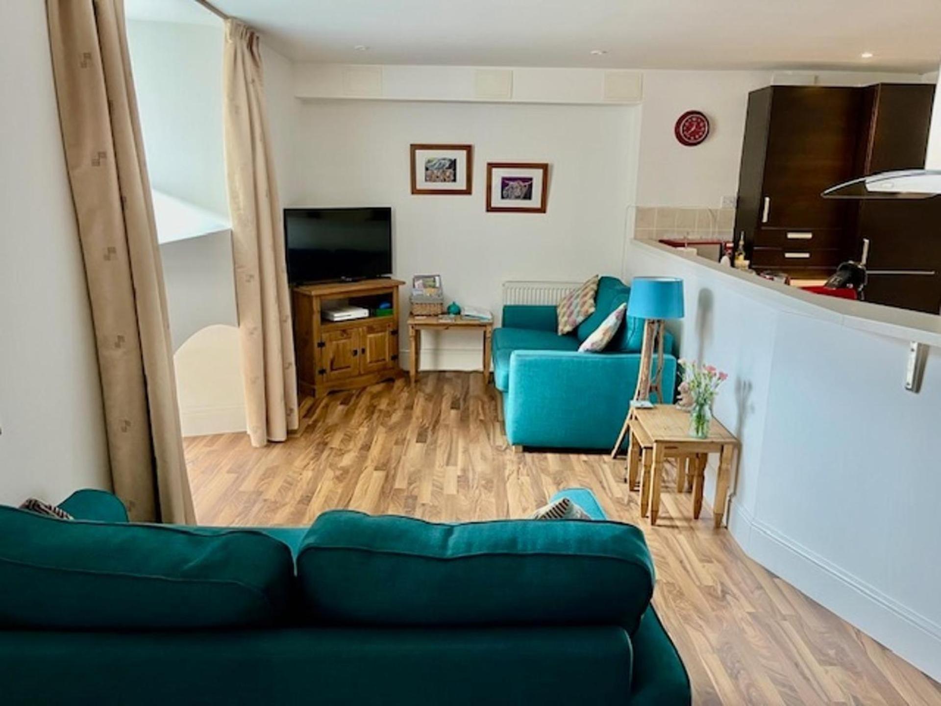 Stunning Spacious Apartment On River Ness Inverness Exterior photo