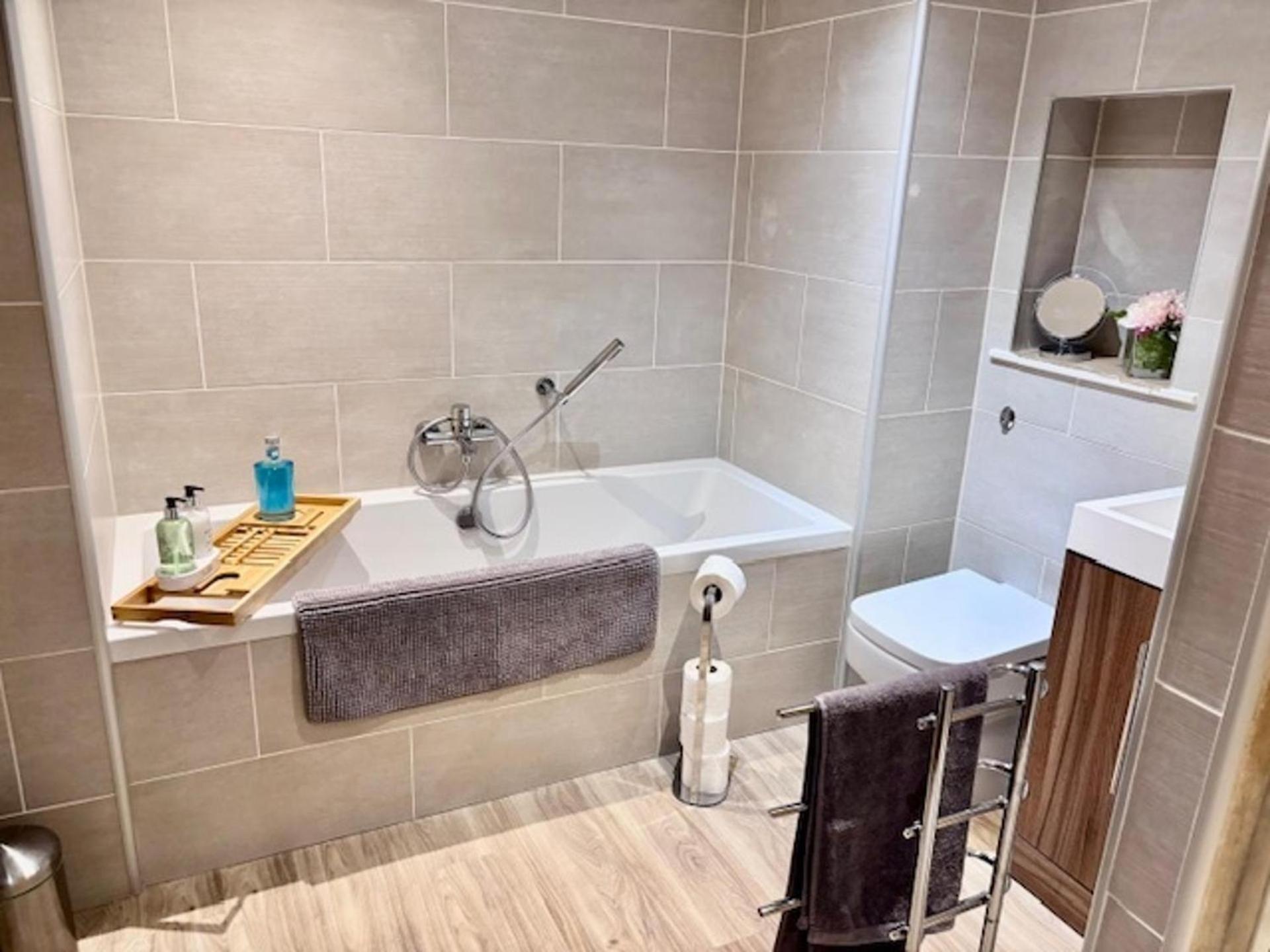 Stunning Spacious Apartment On River Ness Inverness Exterior photo
