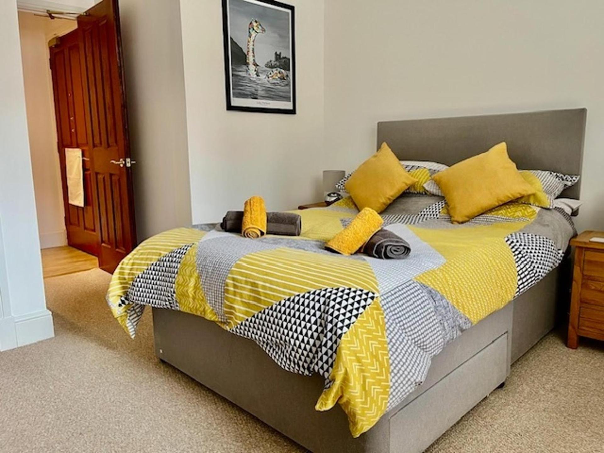 Stunning Spacious Apartment On River Ness Inverness Exterior photo